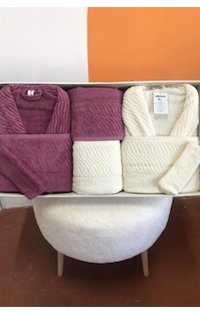 Zebra 8 Parça Aile Bornoz Takımı Mürdüm - Krem Çok Renkli Zebra 8 Parça Aile Bornoz Takımı Mürdüm - Krem Çok Renkli