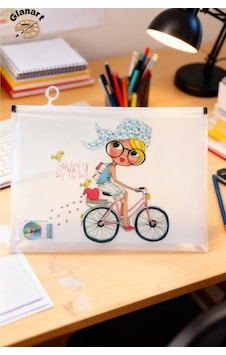 Sunum Proje Dosyası Klips Fermuarlı A4 Boy Ödev Dosyası Bisikletli Kız Desenli 32,5x24,5 Cm 1 Adet Şeffaf Sunum Proje Dosyası Klips Fermuarlı A4 Boy Ödev Dosyası Bisikletli Kız Desenli 32,5x24,5 Cm 1 Adet Şeffaf