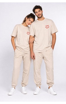 Nevermind Sevgili Kombini Smiley Baskılı Çift Tişört Oversize Unisex %100 P Bej Nevermind Sevgili Kombini Smiley Baskılı Çift Tişört Oversize Unisex %100 P Bej