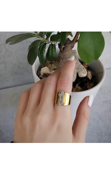 İ Harfi Baget Taşlı Gold Kaplama Gümüş Yüzük İ Harfi Baget Taşlı Gold Kaplama Gümüş Yüzük
