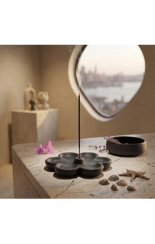 Minimalist Çiçek Tasarımlı 3d Baskı Siyah Tütsülük - Dekoratif Modern Ev Aksesuarı Ve Tütsü Standı Minimalist Çiçek Tasarımlı 3d Baskı Siyah Tütsülük - Dekoratif Modern Ev Aksesuarı Ve Tütsü Standı