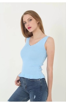 Tarzyeri Kadın V Yaka Fırfır Detay Crop - Mavi 001 Tarzyeri Kadın V Yaka Fırfır Detay Crop - Mavi 001