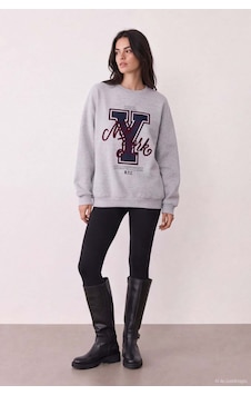 Quzu Baskı Nakış Detaylı Sweatshirt Karmelanj Gri Quzu Baskı Nakış Detaylı Sweatshirt Karmelanj Gri