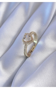 Gold Renk Zirkon Taşlı Kalp Model Pirinç Charm Kadın Yüzük Çok Renkli Gold Renk Zirkon Taşlı Kalp Model Pirinç Charm Kadın Yüzük Çok Renkli