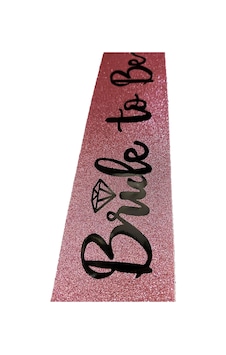 Magicool Pembe Üzeri Siyah İtalik Alyanslı Bride To Be Yazılı Simli Işıltılı Kuşak Kemer 10 Cm Genişlik Magicool Pembe Üzeri Siyah İtalik Alyanslı Bride To Be Yazılı Simli Işıltılı Kuşak Kemer 10 Cm Genişlik