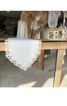 Masa Üzerine Runner, Sehpa Örtüsü Fransız Dantel Detaylı Lale 40 X 145 Cm Krem Masa Üzerine Runner, Sehpa Örtüsü Fransız Dantel Detaylı Lale 40 X 145 Cm Krem