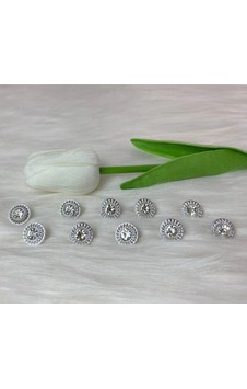 Gümüş Yuvarlak Taşlı Düğme 18boy 11mm-10 Adet Gümüş Yuvarlak Taşlı Düğme 18boy 11mm-10 Adet