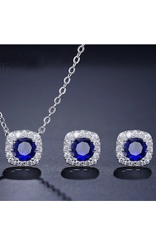 Monemel Kristal Taşlı Kolye Ve Küpe Set N0904set Gümüş Monemel Kristal Taşlı Kolye Ve Küpe Set N0904set Gümüş