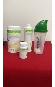 Herbalife Vanılyalı Shake Aloe Çay Sefatlili 51 Gr Shaker Herbalife Vanılyalı Shake Aloe Çay Sefatlili 51 Gr Shaker