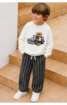 Monila Erkek Çocuk Ekru Araba Baskılı Pamuklu Sweatshirt Ve Antrasit Çizgili Eşofman Alt Üst Takım Monila Erkek Çocuk Ekru Araba Baskılı Pamuklu Sweatshirt Ve Antrasit Çizgili Eşofman Alt Üst Takım