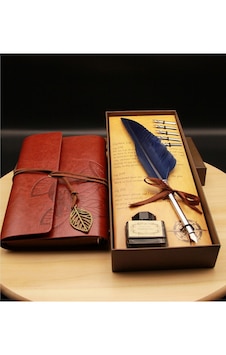 Mobgift Hediyelik Taçlı Kuş Tüyü Divit Kalem Ve Özel Tasarım Retro Deri Defter Seti Mobgift Hediyelik Taçlı Kuş Tüyü Divit Kalem Ve Özel Tasarım Retro Deri Defter Seti