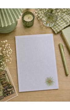 A4 Papatya Kareli Defter Beyaz - Yeşil A4 Papatya Kareli Defter Beyaz - Yeşil