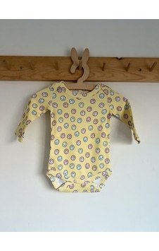 Key Kids Gülen Yüz Sarı %100 Organik Pamuklu Unisex Bebek Body Zıbın Key Kids Gülen Yüz Sarı %100 Organik Pamuklu Unisex Bebek Body Zıbın