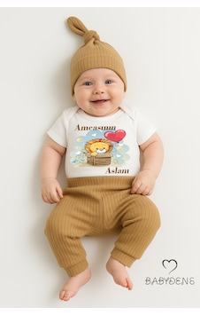 Babyden's Amcasının Aslanı Yazılı 3 Lü Bebek Takımı Kısa Kol Çıtçıtlı Body, Şapka Ve Fitilli Alt %100 Pamuk Zıbın Seti Kahverengi Babyden's Amcasının Aslanı Yazılı 3 Lü Bebek Takımı Kısa Kol Çıtçıtlı Body, Şapka Ve Fitilli Alt %100 Pamuk Zıbın Seti Kahverengi