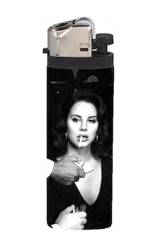 Çakmak Lana Del Rey Efkar Yazılı Full Kaplamalı Gazlı Çakmak Çakmak Lana Del Rey Efkar Yazılı Full Kaplamalı Gazlı Çakmak
