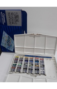 Winsor & Newton Taş Sulu Boya 24 Lü Renk Winsor & Newton Taş Sulu Boya 24 Lü Renk