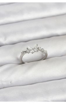 Kelebek Model Gümüş Renk Pirinç Kadın Yüzük Gümüş Kelebek Model Gümüş Renk Pirinç Kadın Yüzük Gümüş