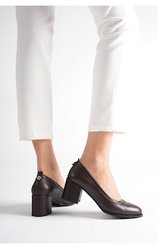 Analin Shoes Kadın Hakiki Deri Dikiş Detaylı Günlük Kalın Topuklu Ayakkabı Kahve Analin Shoes Kadın Hakiki Deri Dikiş Detaylı Günlük Kalın Topuklu Ayakkabı Kahve