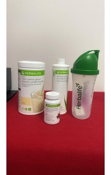 Herbalife Vanılyalı Shake Aloe Çay Ahududu 51 Gr Shaker Herbalife Vanılyalı Shake Aloe Çay Ahududu 51 Gr Shaker