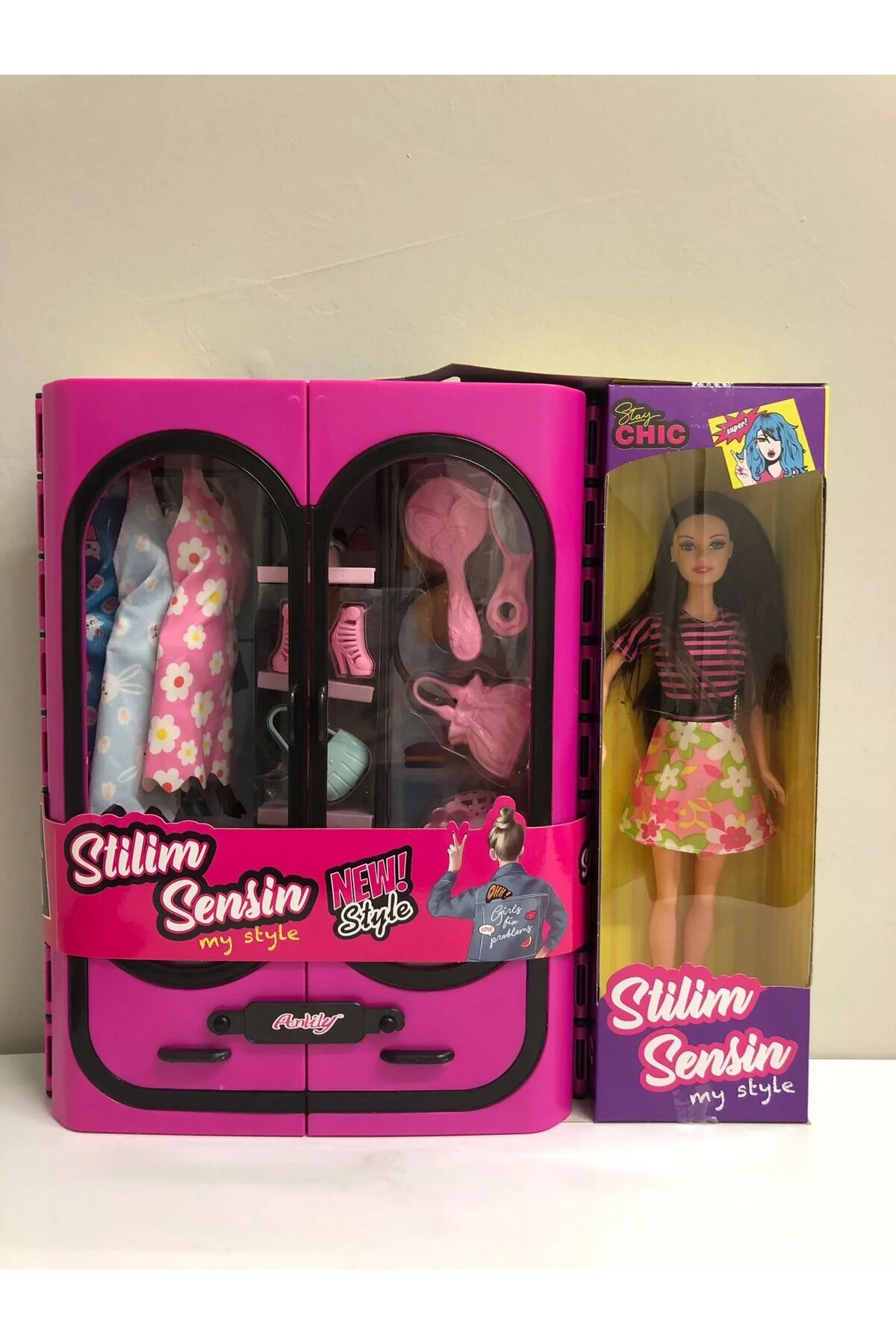 Giyindirebilir Aksesuarlı Gardroplu Kız Bebek 29 Cm Giyindirebilir Aksesuarlı Gardroplu Kız Bebek 29 Cm