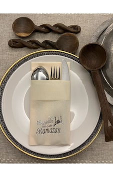 Gümüş Yaldızlı Kumaş Dokulu Hoş Geldin Ya Şehri Ramazan Krem Cepli Peçete 6 Lı Gümüş Yaldızlı Kumaş Dokulu Hoş Geldin Ya Şehri Ramazan Krem Cepli Peçete 6 Lı