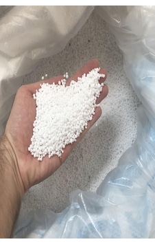 Granül Üre Gübresi %46 Azot Bitki Yeşillendirici Sebze Gübresi 1 Kg