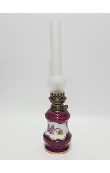 Limoges Çiçek Motifli Antika Porselen Gaz Lambası 043 Mor Limoges Çiçek Motifli Antika Porselen Gaz Lambası 043 Mor
