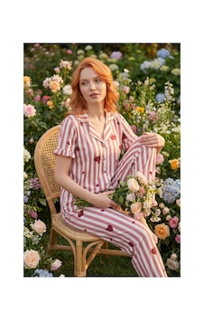 Femelle Kırmızı Kalp Desenli Düğmeli Pijama Takımı