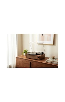 Kahverengi Hoparlörlü Pikap İle Retro Müzik Keyfi Kahverengi Hoparlörlü Pikap İle Retro Müzik Keyfi