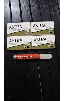 4 Astra Jilet Kan Durdurucu Taş Hediyeli 4 Astra Jilet Kan Durdurucu Taş Hediyeli