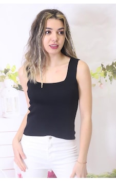 Fashion Cocktail Kadın Siyah Kare Yaka Triko Atlet Bluz Crop Standart Beden Siyah Fashion Cocktail Kadın Siyah Kare Yaka Triko Atlet Bluz Crop Standart Beden Siyah