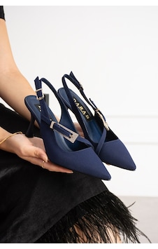 Dabab Shoes Merva Kadın Lacivert Saten Sivri Burun Taşlı Toka Detaylı Çapraz Bantlı 7 Cm İnce Topuklu Slingback Abiye Ayakkabı Dabab Shoes Merva Kadın Lacivert Saten Sivri Burun Taşlı Toka Detaylı Çapraz Bantlı 7 Cm İnce Topuklu Slingback Abiye Ayakkabı