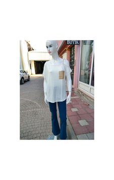 Çınar Boutique Omzu Açık Pamuklu Tişört Beyaz Beyaz