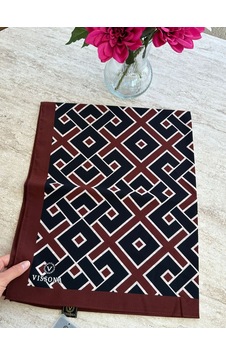 Vissona Medine İpeği Geometrik Desenli Şal Bordo Çok Renkli Vissona Medine İpeği Geometrik Desenli Şal Bordo Çok Renkli