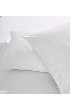 Komfort Home Çizgili Pamuk Saten Yastık Kılıfı / Beyaz 2 Adet Komfort Home Çizgili Pamuk Saten Yastık Kılıfı / Beyaz 2 Adet