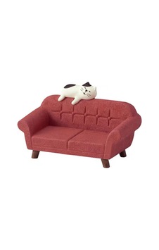 Kırmızı Koltuklu Kedi Mini Figür Kırmızı Koltuklu Kedi Mini Figür