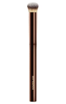 Hourglass Vanish Seamless Finish Concealer Fırçası Hourglass Vanish Seamless Finish Concealer Fırçası