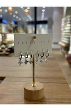 Yakemiyou Silver Renkli Yoncalar Altılı Küpe Çok Renkli Yakemiyou Silver Renkli Yoncalar Altılı Küpe Çok Renkli