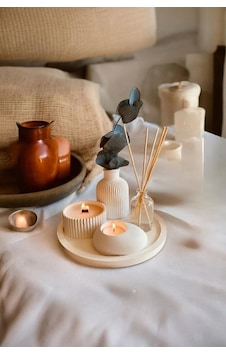Akronistone Dekoratif Tepside Vanilya Kokulu Ahşap Fitil Mum Tealight Mumluk ve Oda Kokusu 5'li Set