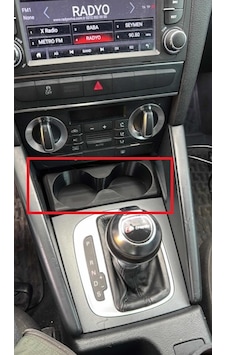 Audi A3 İkili Bardaklık Tak Kullan Audi A3 İkili Bardaklık Tak Kullan