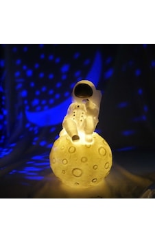 Ay Üzerinde Astronot Gece Lamba Ofiste Ev Dekorasyon Pilli Lamba Ay Üzerinde Astronot Gece Lamba Ofiste Ev Dekorasyon Pilli Lamba