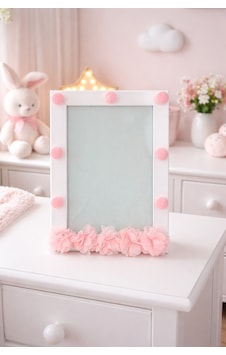 Ponpon Ve Çiçek Detaylı Bebek Odası Çerçeve 15x21 Cm El Yapımı Fotoğraf Çerçevesi Pembe