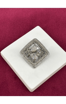 Gümüş Büyük Parlak Taşlı Kare Şekilli Silver Broş Silver Gümüş Büyük Parlak Taşlı Kare Şekilli Silver Broş Silver