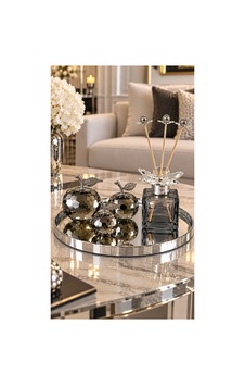Dekoratif Modern Gümüş Tepsi 3lü Füme Kristal Elma Seti Ve Koku Şişesi Seti Ev Süs Eşyası Gümüş Dekoratif Modern Gümüş Tepsi 3lü Füme Kristal Elma Seti Ve Koku Şişesi Seti Ev Süs Eşyası Gümüş