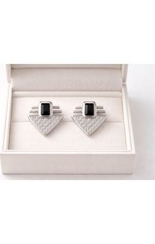 Serenay Küpe Model 9 Siyah Taşlı Geometrik Zirkon Detaylı Gümüş Renk Çelik Küpe, Kararma Yapmaz Gold Serenay Küpe Model 9 Siyah Taşlı Geometrik Zirkon Detaylı Gümüş Renk Çelik Küpe, Kararma Yapmaz Gold