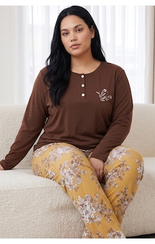 Siyah İnci Düğmeli Pamuklu Likralı Büyük Beden Battal Boy Örme Pijama Takım 26240958 Kahverengi Siyah İnci Düğmeli Pamuklu Likralı Büyük Beden Battal Boy Örme Pijama Takım 26240958 Kahverengi