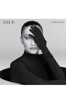 Melike Şahin - Akkor Plak Melike Şahin - Akkor Plak