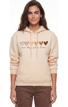 Onloox Kadın Bej Bej Pamuklu Üç İplik Şardonlu Kapüşonlu Düşük Omuz Renkli Kalp Baskılı Sweatshirt Onloox Kadın Bej Bej Pamuklu Üç İplik Şardonlu Kapüşonlu Düşük Omuz Renkli Kalp Baskılı Sweatshirt
