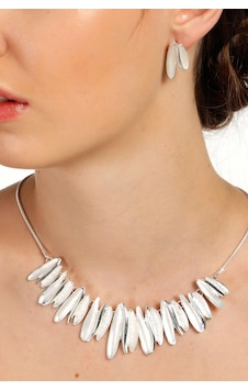 Tkly01930 Parlak Alpaka Mercan Görünümlü Kolye Küpe Set Çok Renkli Tkly01930 Parlak Alpaka Mercan Görünümlü Kolye Küpe Set Çok Renkli