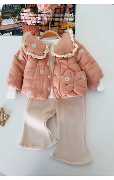 Minigimin Cicileri Çiçek Nakışlı Fırfır Yaka Kışlık Montlu Kız Bebek 3 Lü Takım - Somon Minigimin Cicileri Çiçek Nakışlı Fırfır Yaka Kışlık Montlu Kız Bebek 3 Lü Takım - Somon